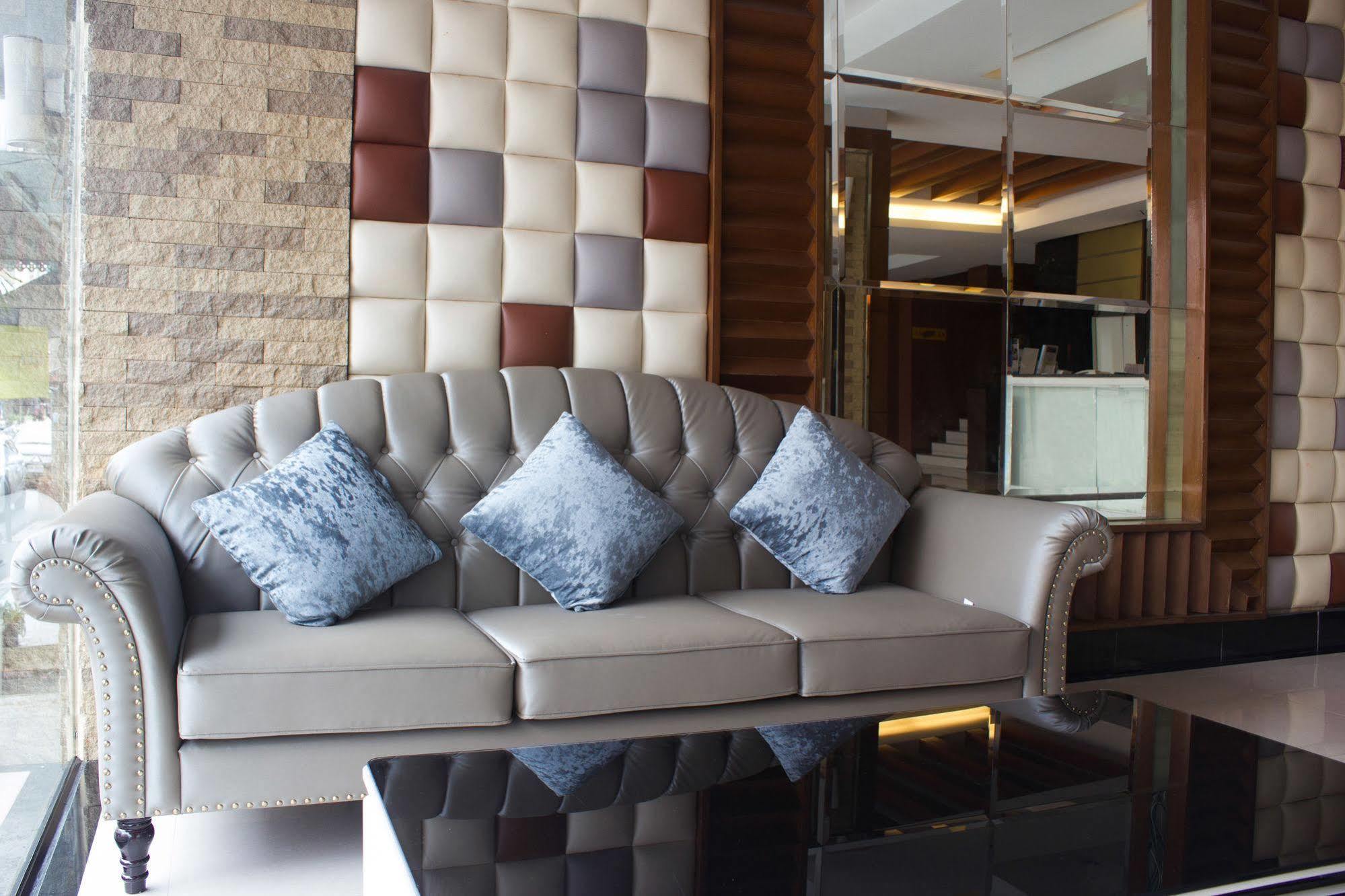 Hatyai Holiday Hotel Хат Яй Екстериор снимка