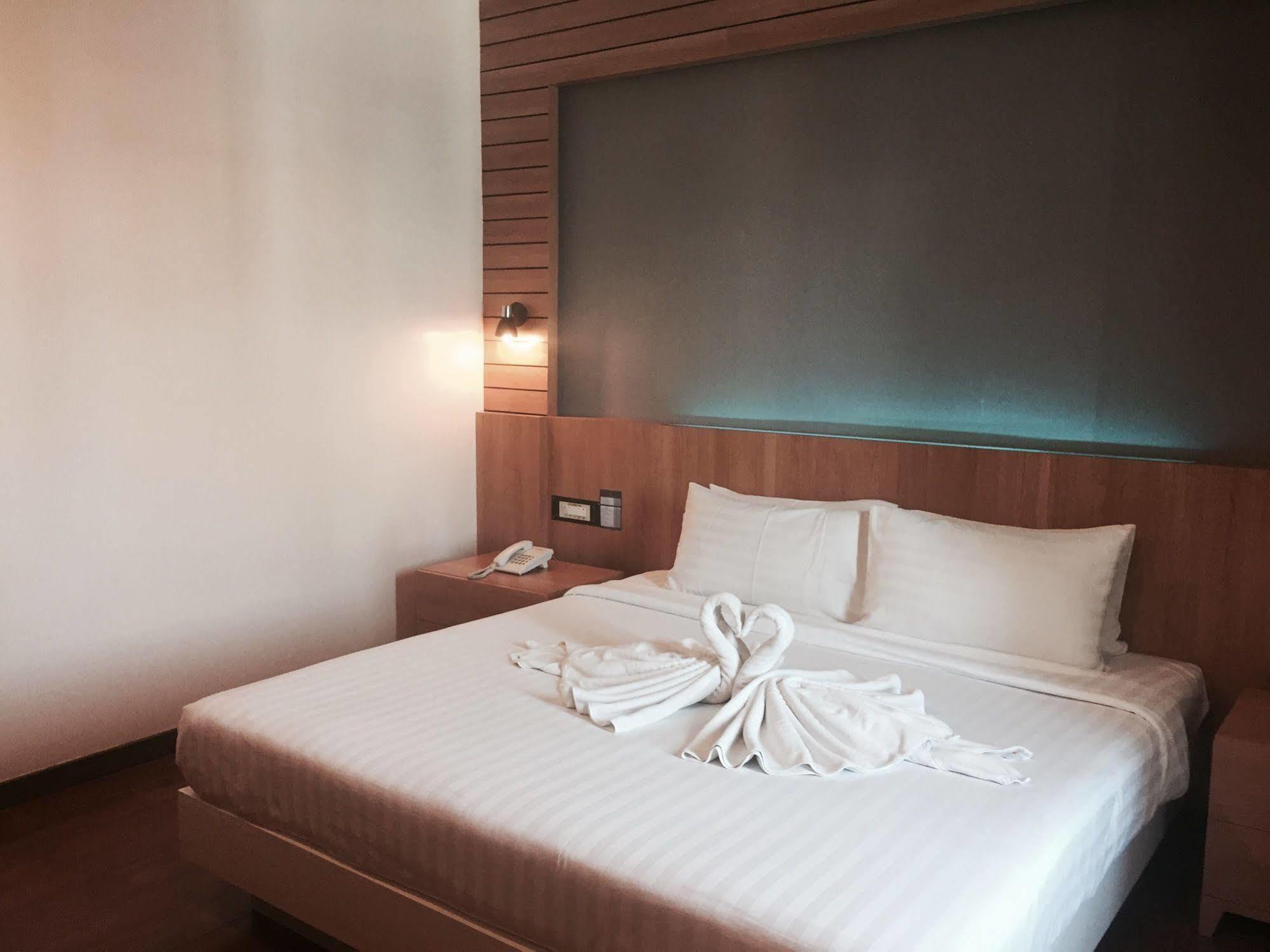 Hatyai Holiday Hotel Хат Яй Екстериор снимка