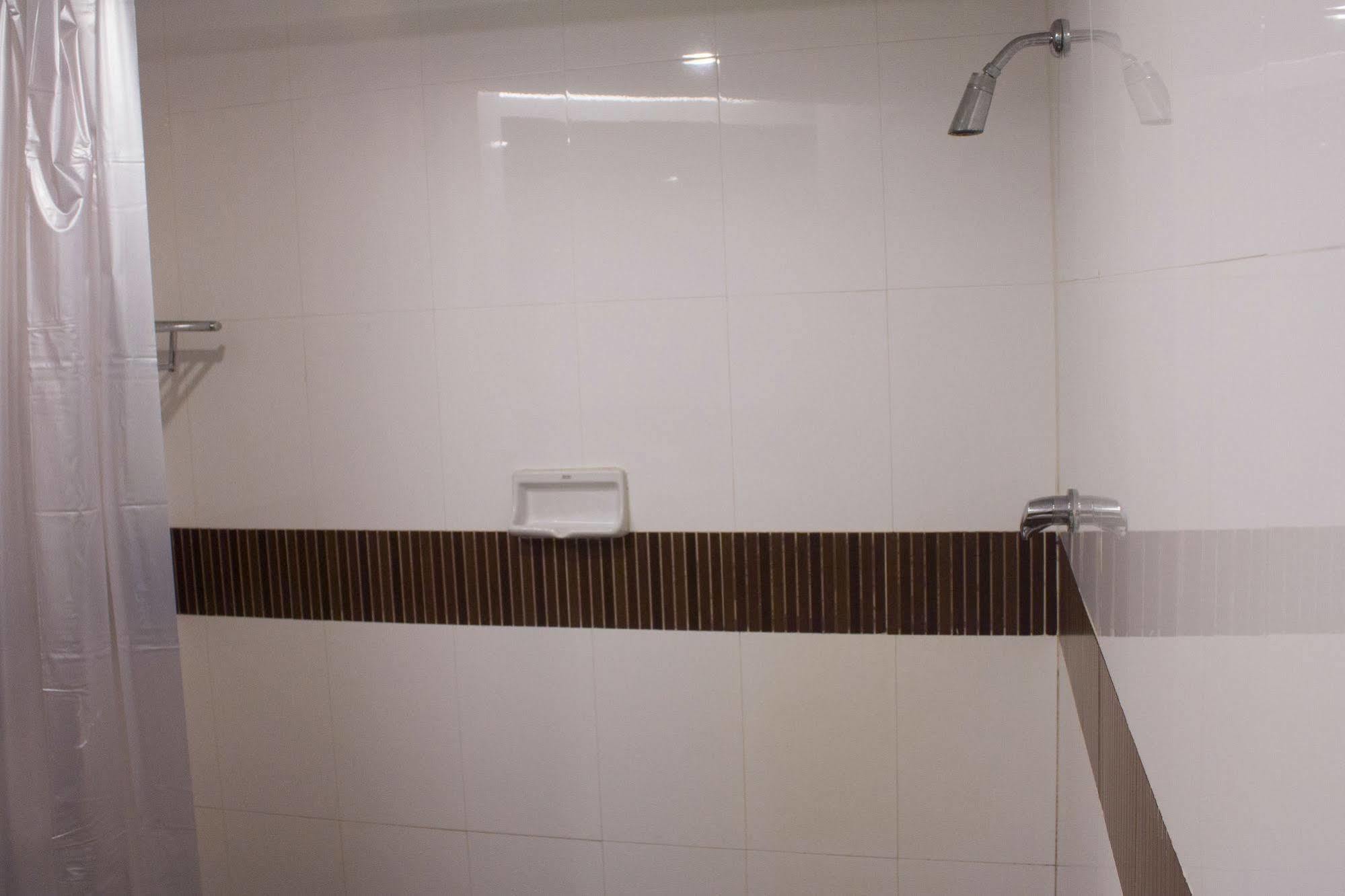 Hatyai Holiday Hotel Хат Яй Екстериор снимка