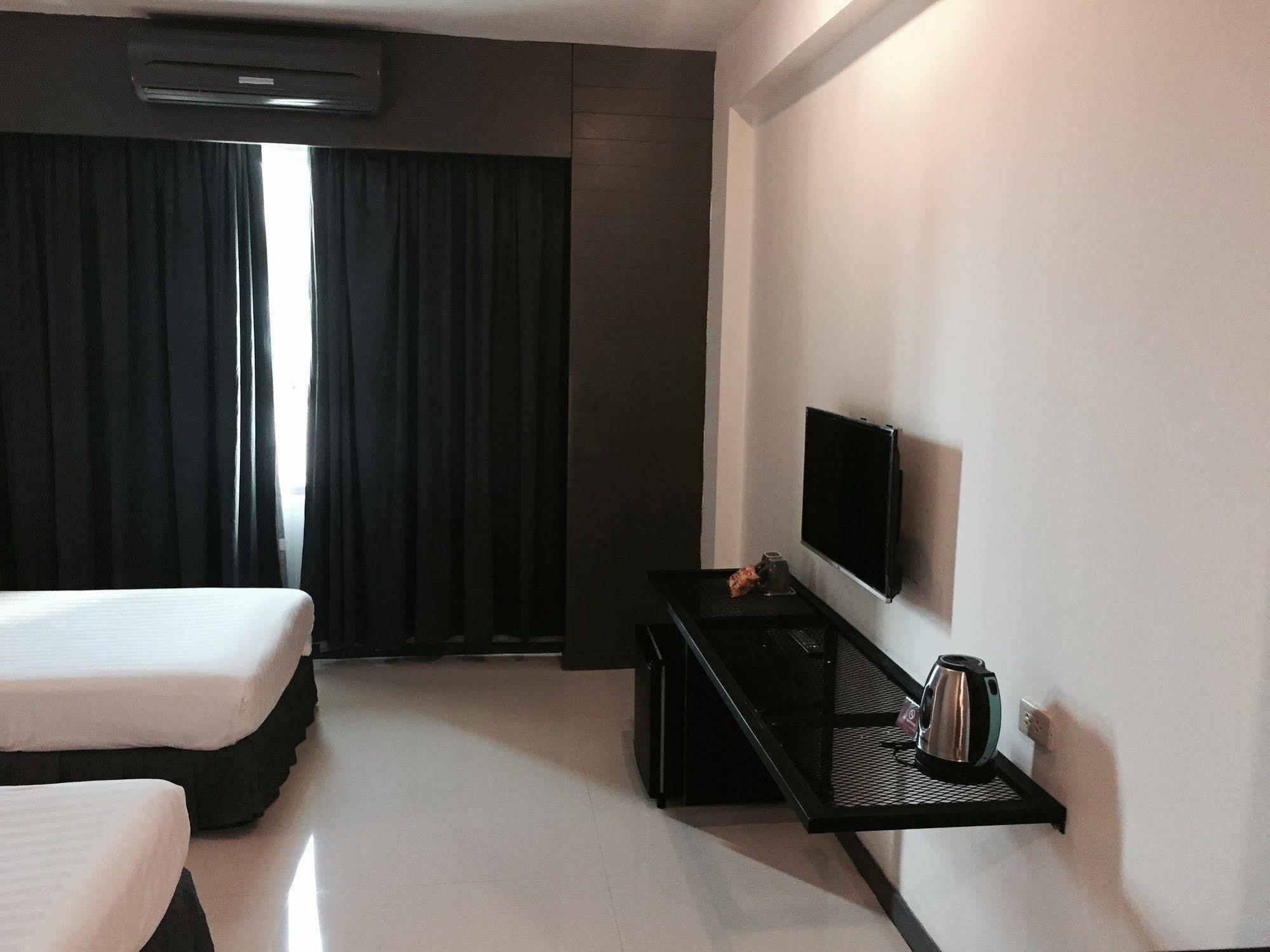 Hatyai Holiday Hotel Хат Яй Екстериор снимка