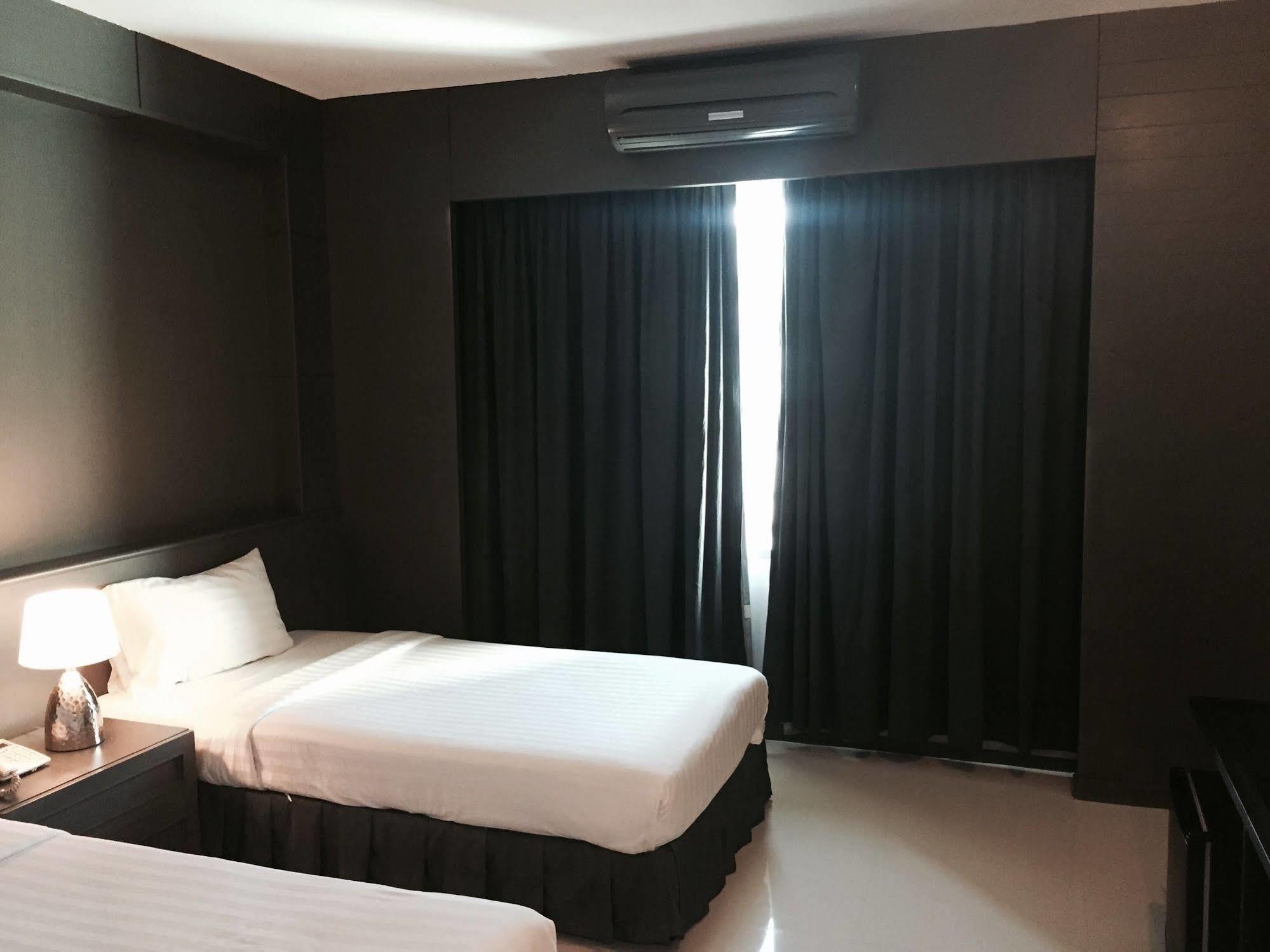 Hatyai Holiday Hotel Хат Яй Екстериор снимка
