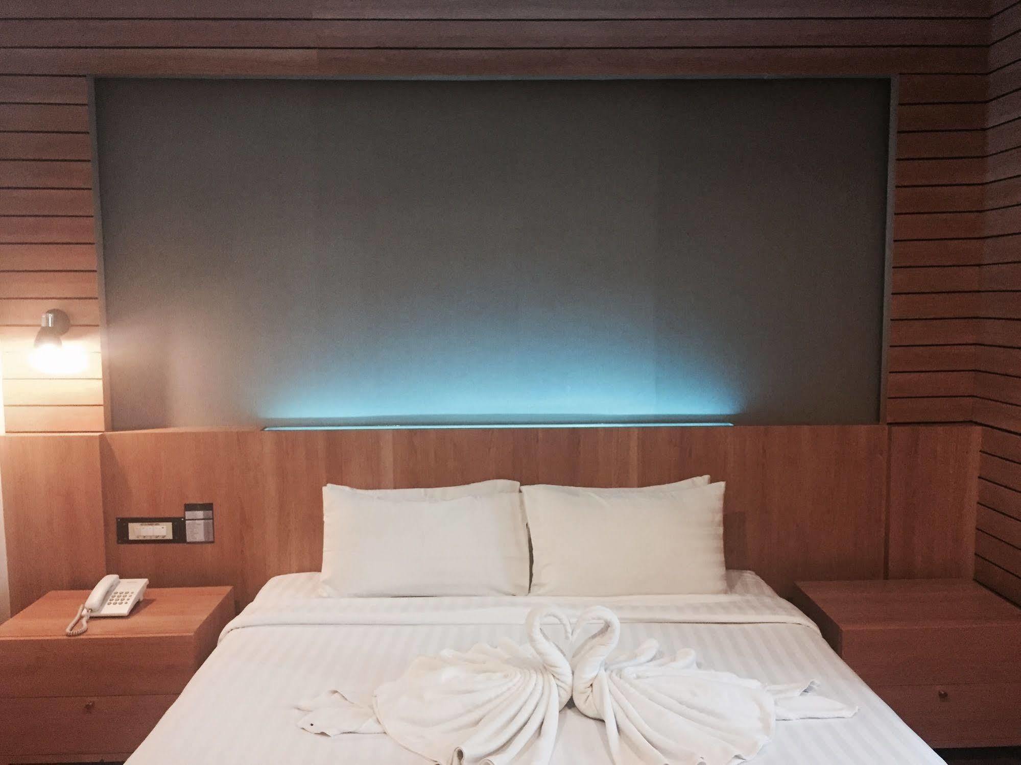 Hatyai Holiday Hotel Хат Яй Екстериор снимка