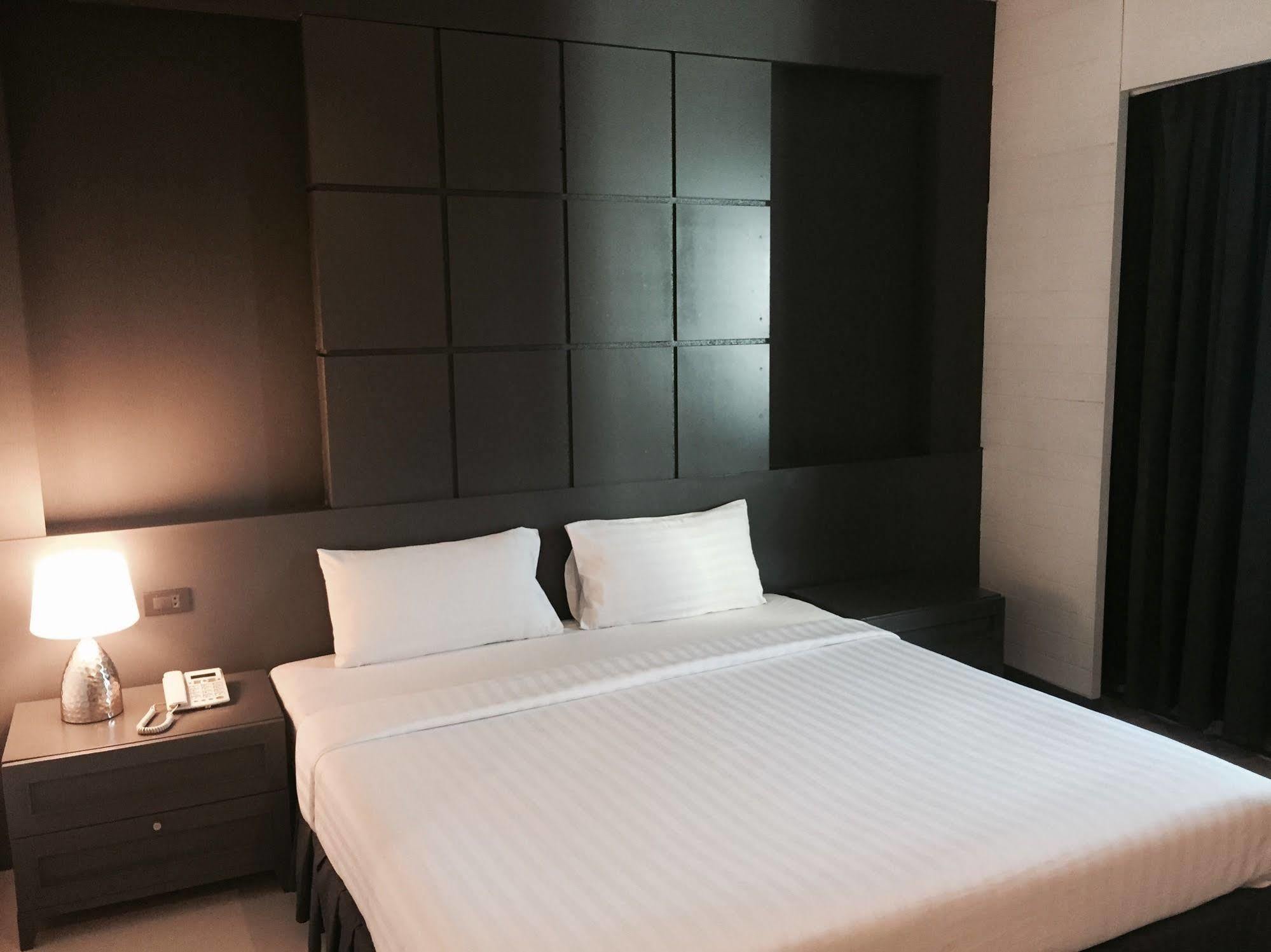 Hatyai Holiday Hotel Хат Яй Екстериор снимка