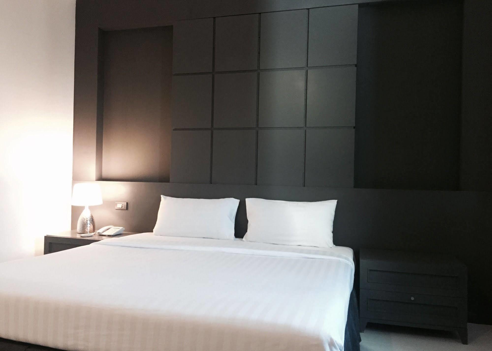 Hatyai Holiday Hotel Хат Яй Екстериор снимка